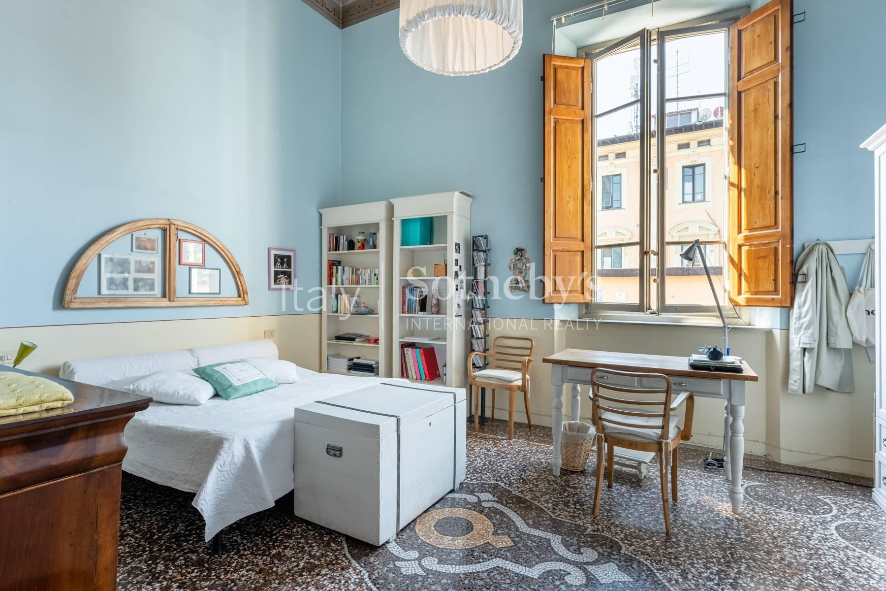 Signorile appartamento con terrazzo  a Lucca - 11