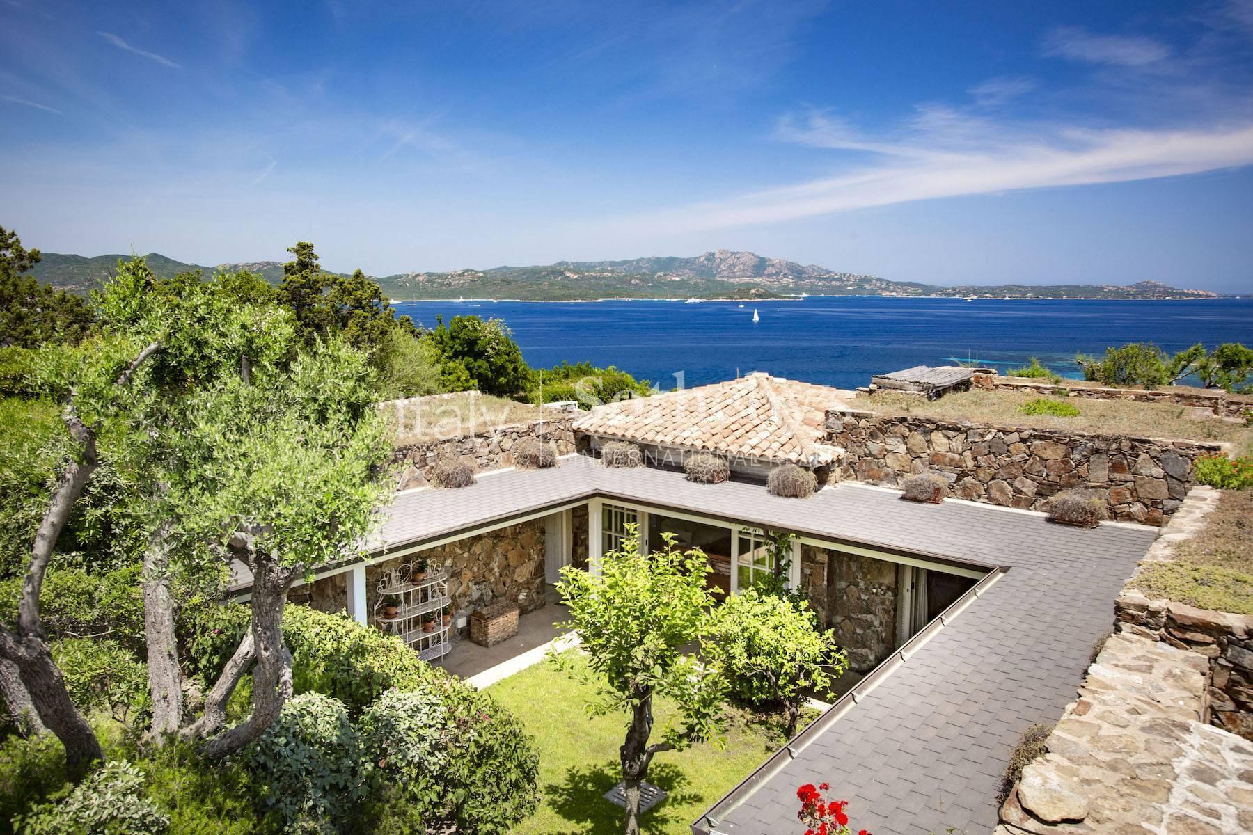 Charming villa overlooking the turquoise sea of Porto Rotondo - 27