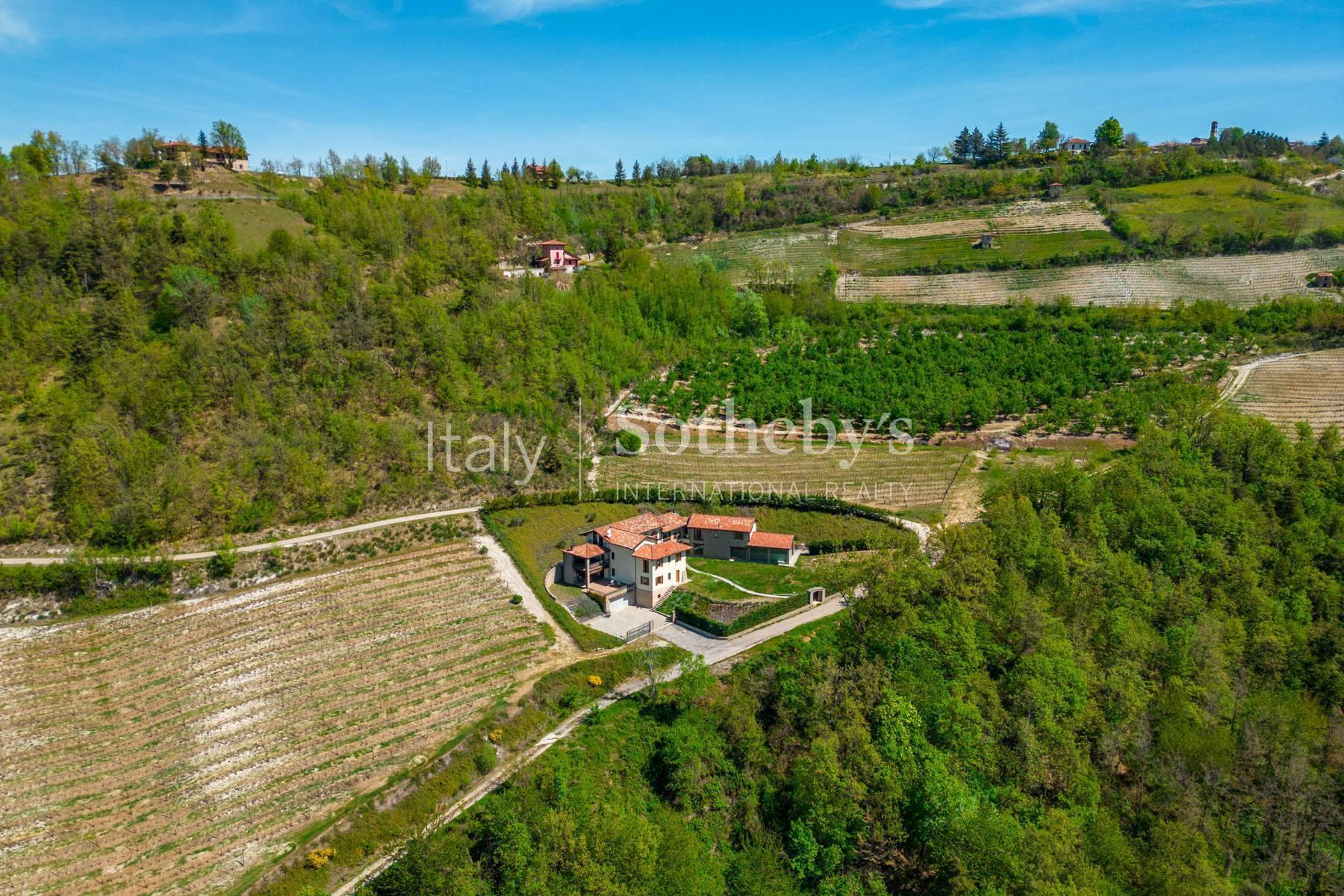 Prestigious villa with vineyards in the heart of the Langhe - 27