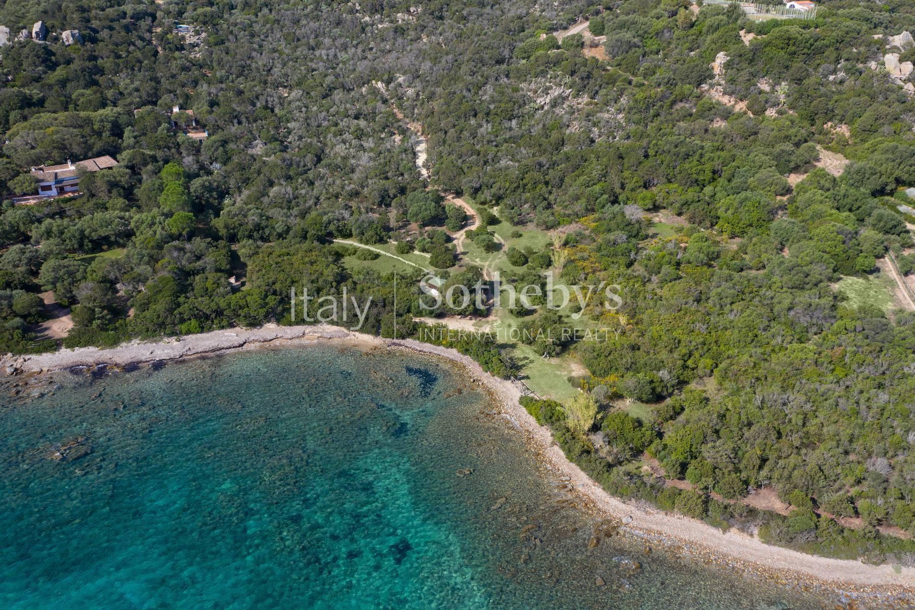 Domaine privé étendu sur près de 4 hectares jusqu'à la mer avec villa indépendante - 2