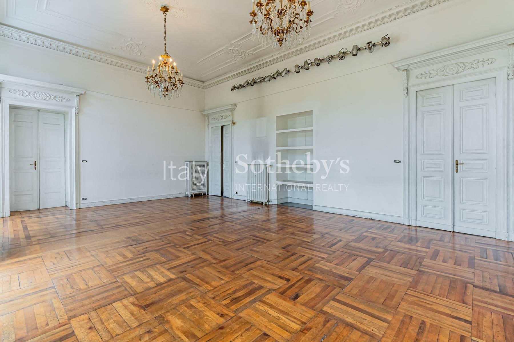 Elegant apartment with terrace in the center of Turin - 5