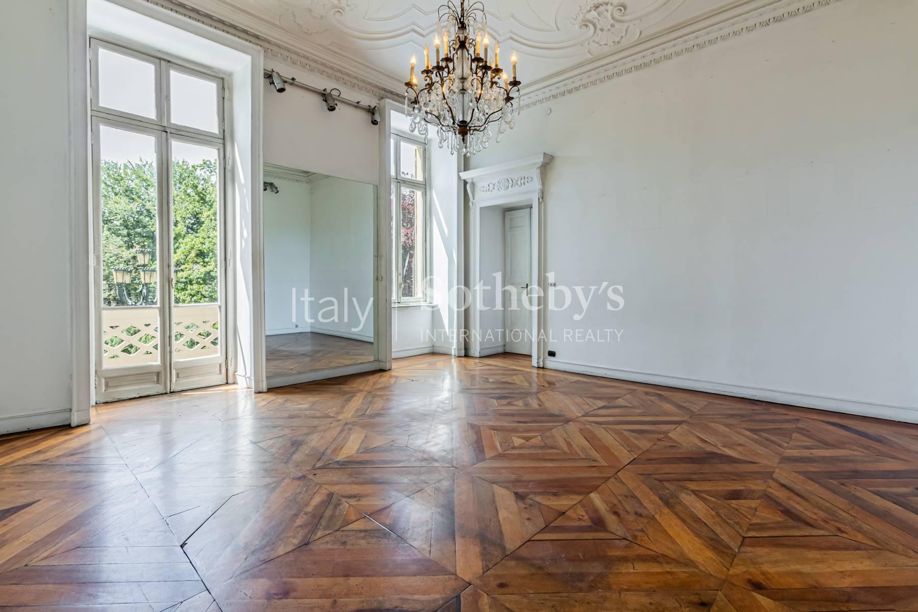 Elegant apartment with terrace in the center of Turin - 12