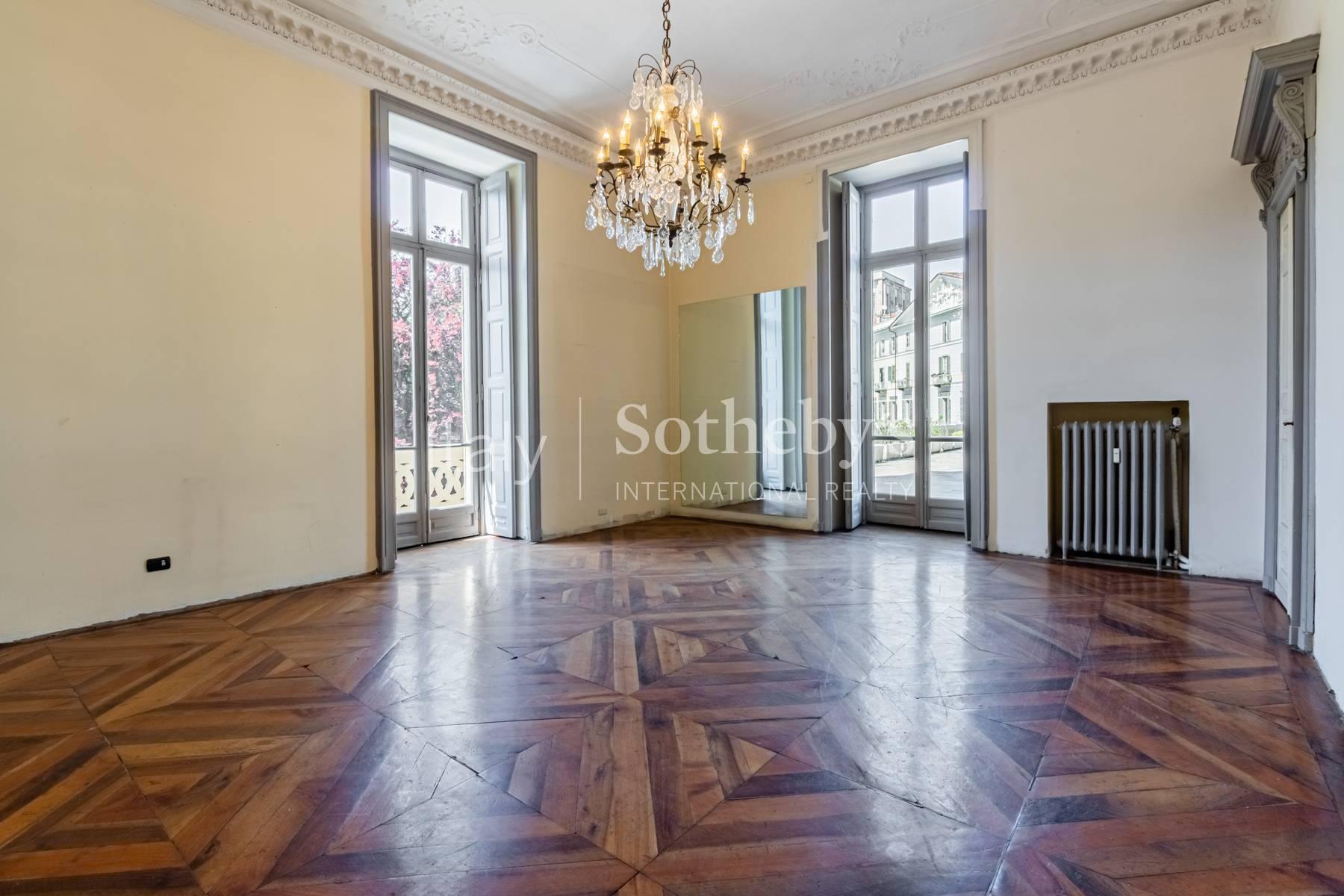 Elegant apartment with terrace in the center of Turin - 18