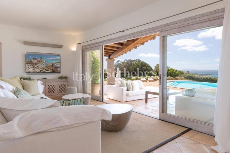 Italian Seaside Villas for sale, Waterfront Homes Italy Sotheby’s