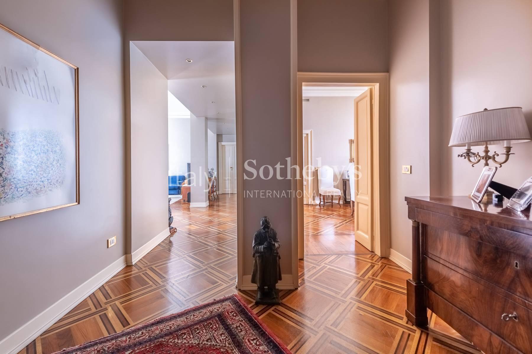 Elegant four bedrooms apartment close to the shopping area - 6
