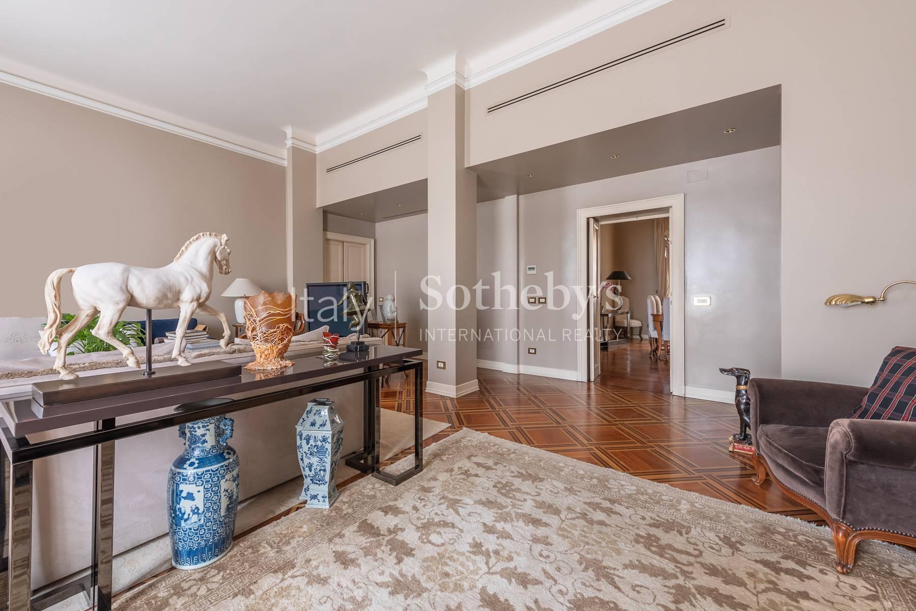 Elegant four bedrooms apartment close to the shopping area - 3