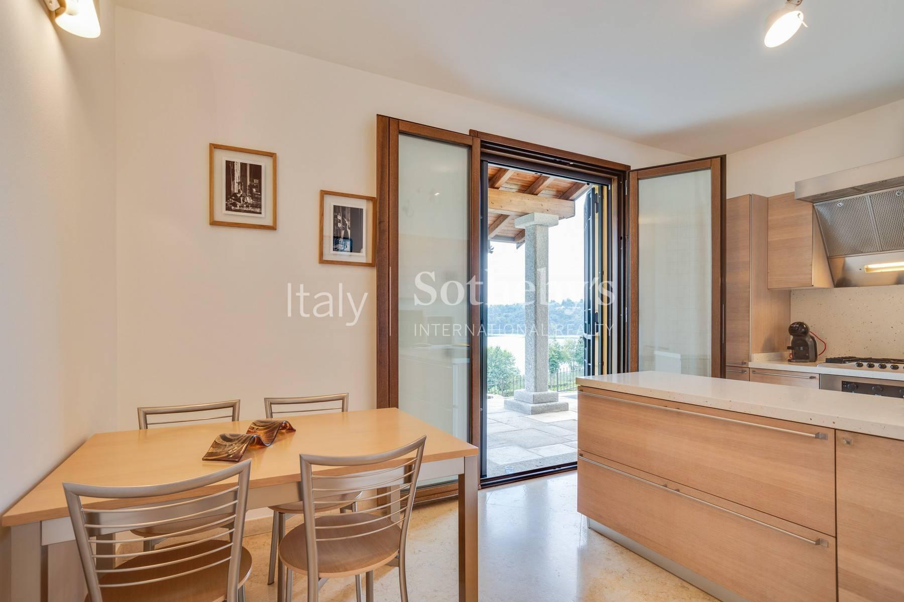 Elegant modern villa with a marvelous view of Lake Montorfano - 2