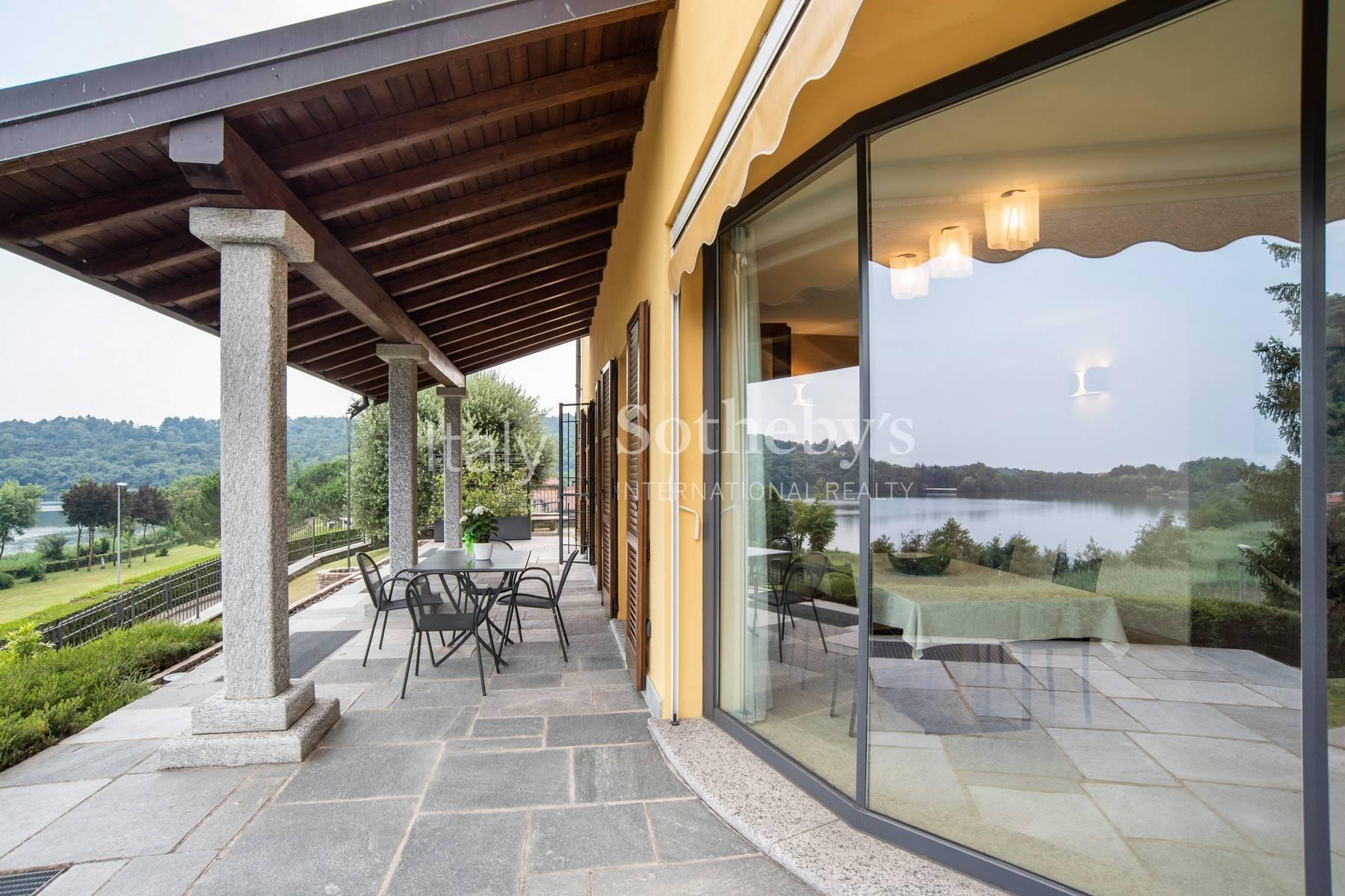Elegante villa moderna con vista sul lago di Montorfano - 3