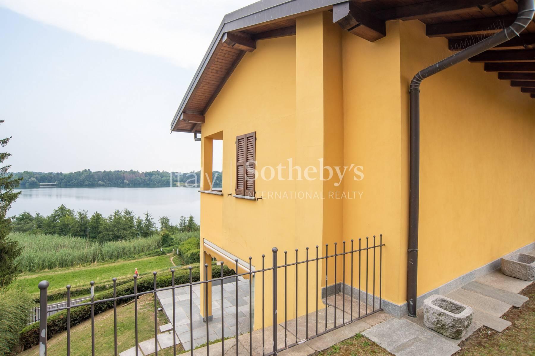 Elegante villa moderna con vista sul lago di Montorfano - 10