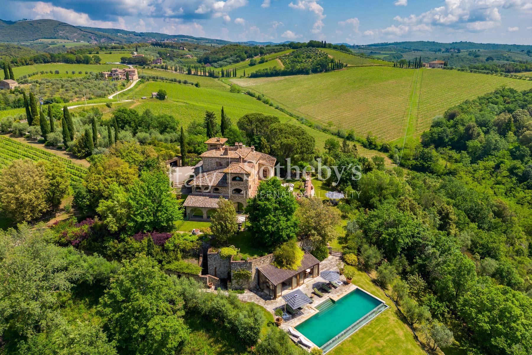Außergewöhnliche Villa mit Innen- und Außenpool in der Gegend von Siena - 3