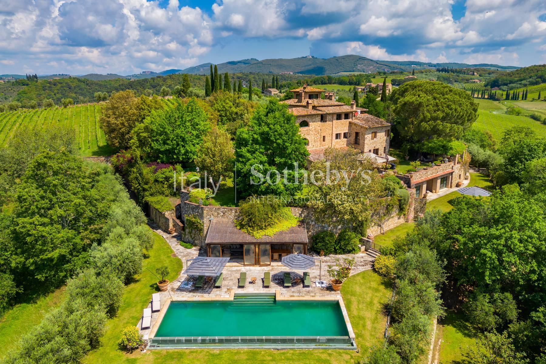 Außergewöhnliche Villa mit Innen- und Außenpool in der Gegend von Siena - 2