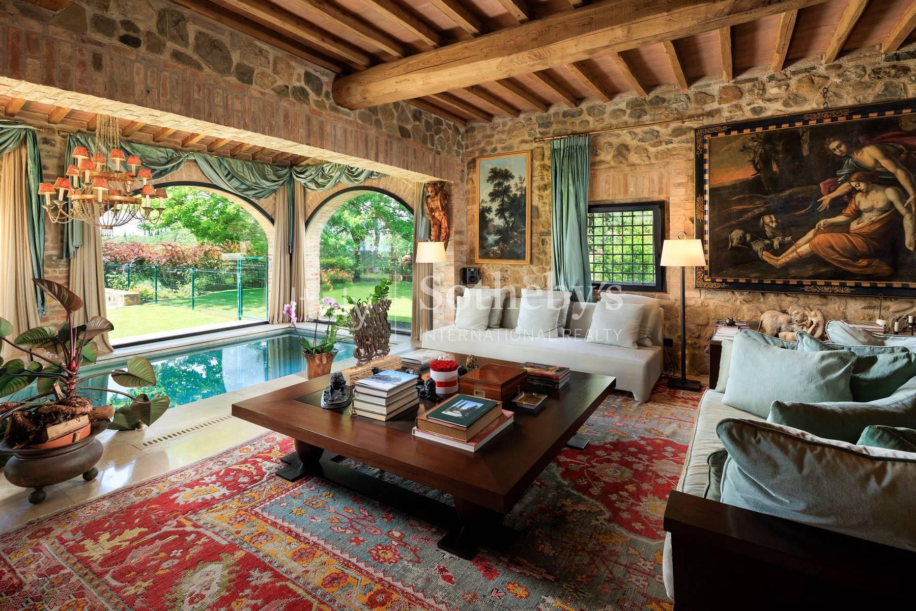 Exceptional villa with indoor and outdoor pool close to Siena - 11