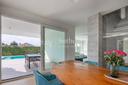 Elegante villa minimalista ad alta efficienza energetica, in vendita, Guanzate | Sotheby’s Realty Italy - 12