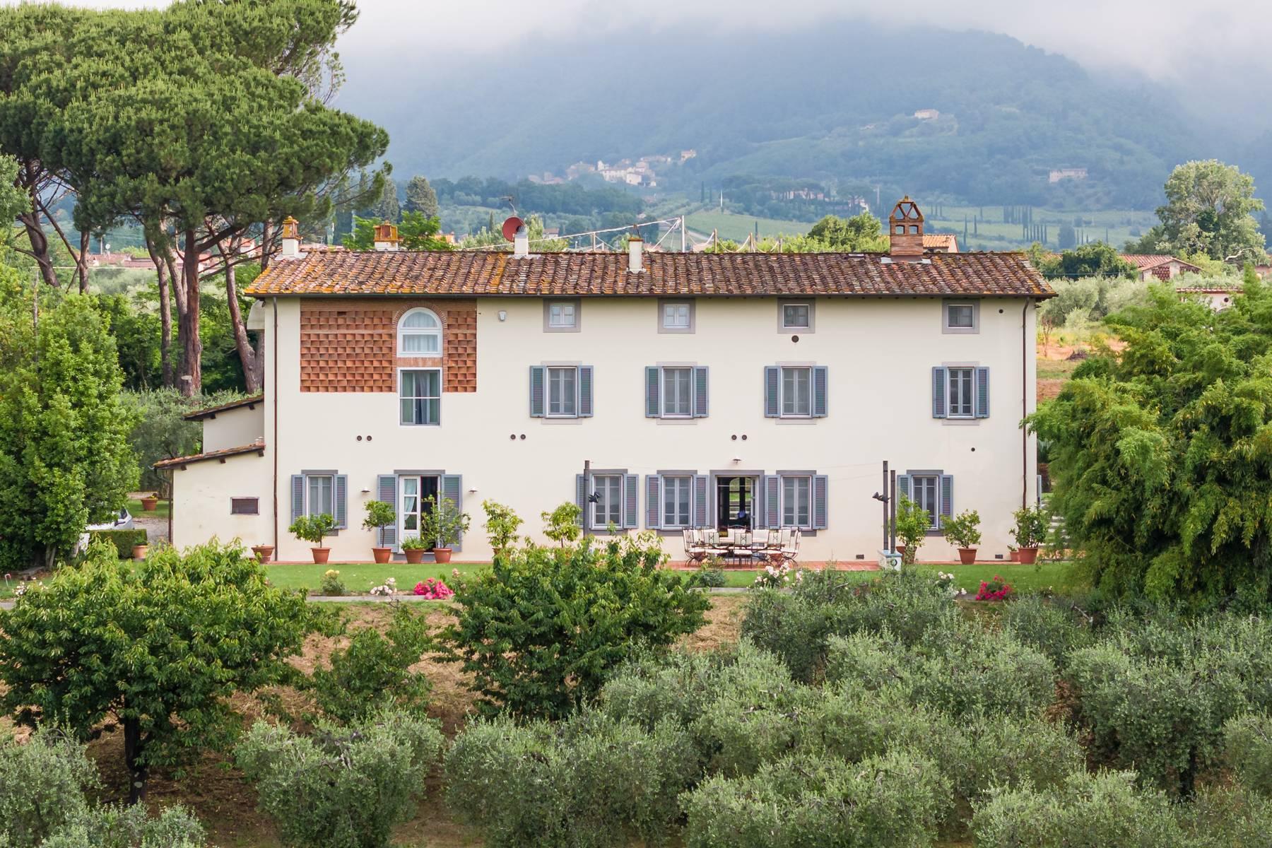 Herrliche Villa auf den Hügeln Luccas - 1