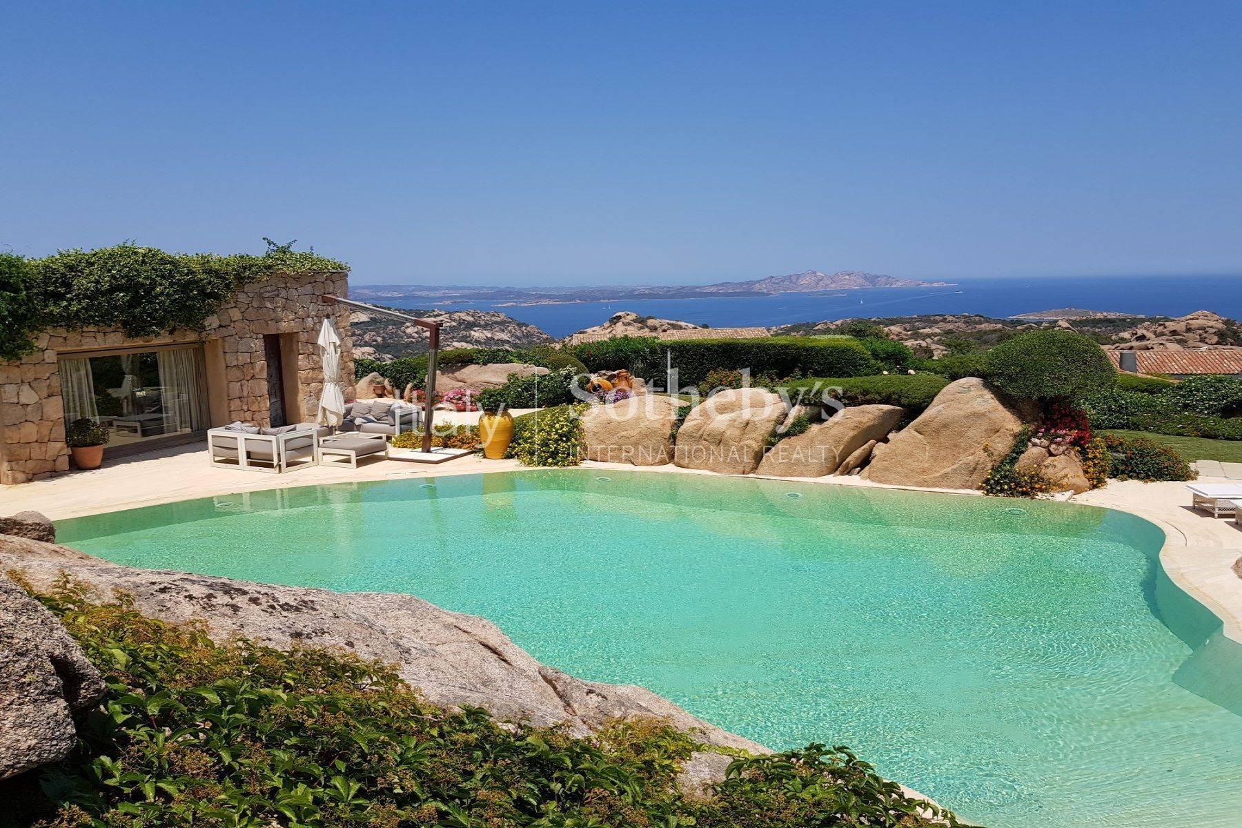 Exklusive Villa mit atemberaubender Aussicht mit Blick auf die Costa Smeralda - 2