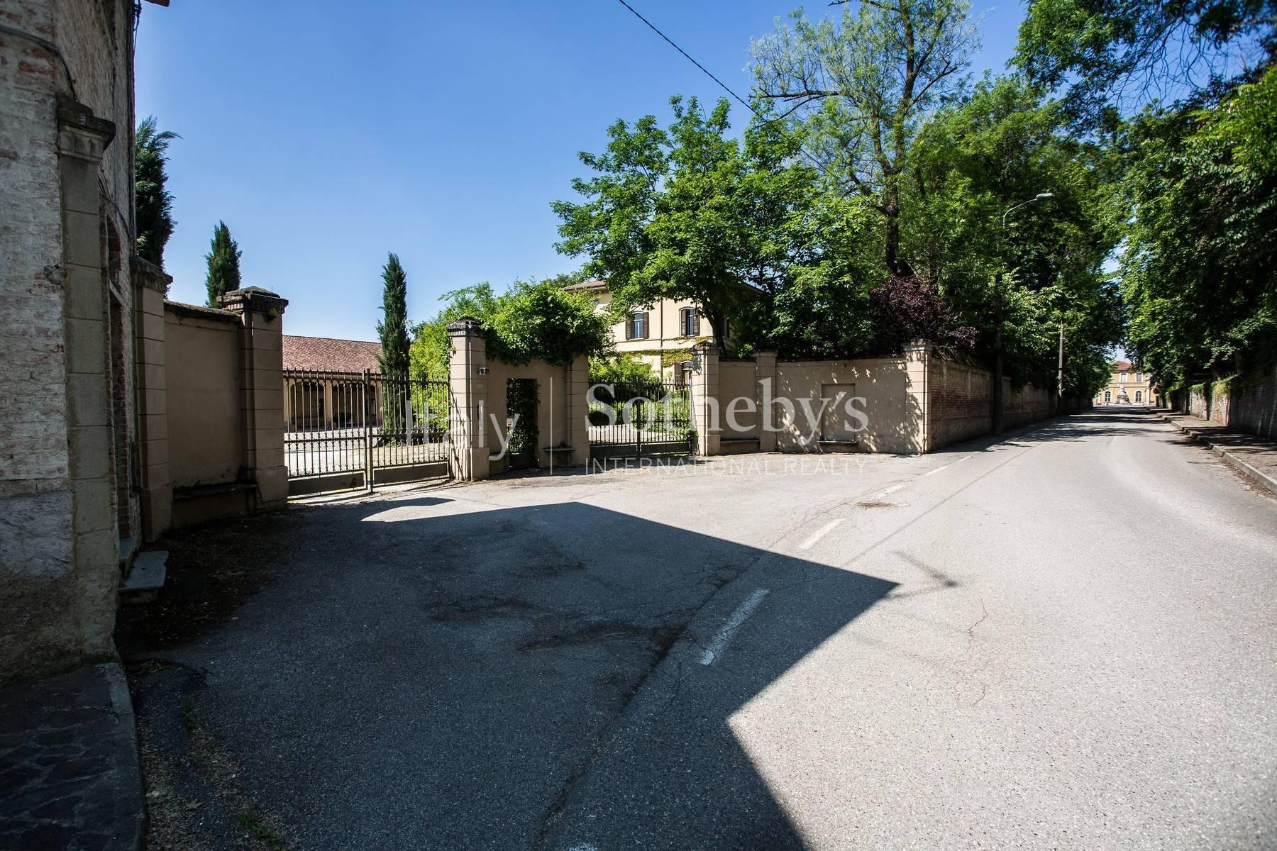 Historic villa with large park in the countryside of Cremona - 4