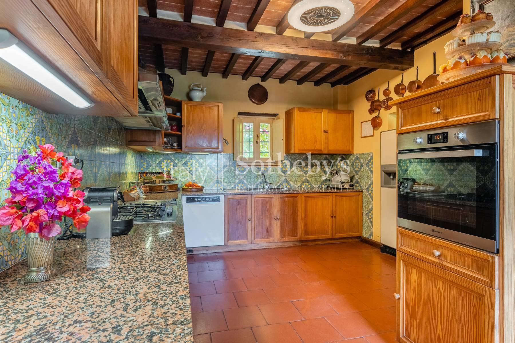 Elegant farmhouse with panoramic view over the hills of Lucca - 17