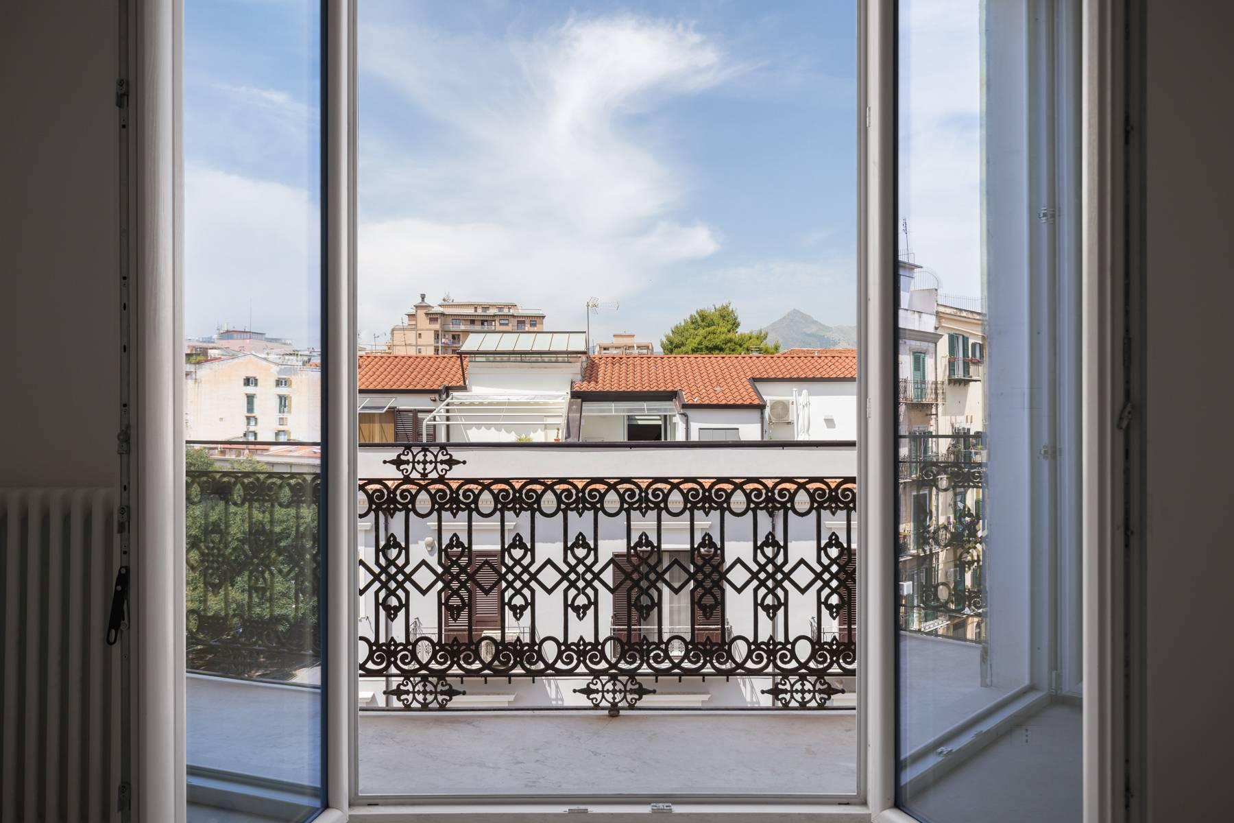 Bright and renovated apartment in Palermo's city center - 1