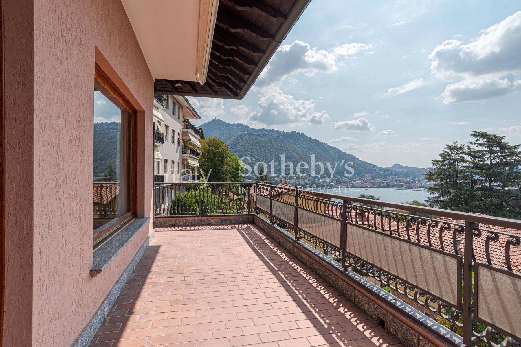 Elegant villa from the 80's with wonderful views of the lake and the city of Como - 5