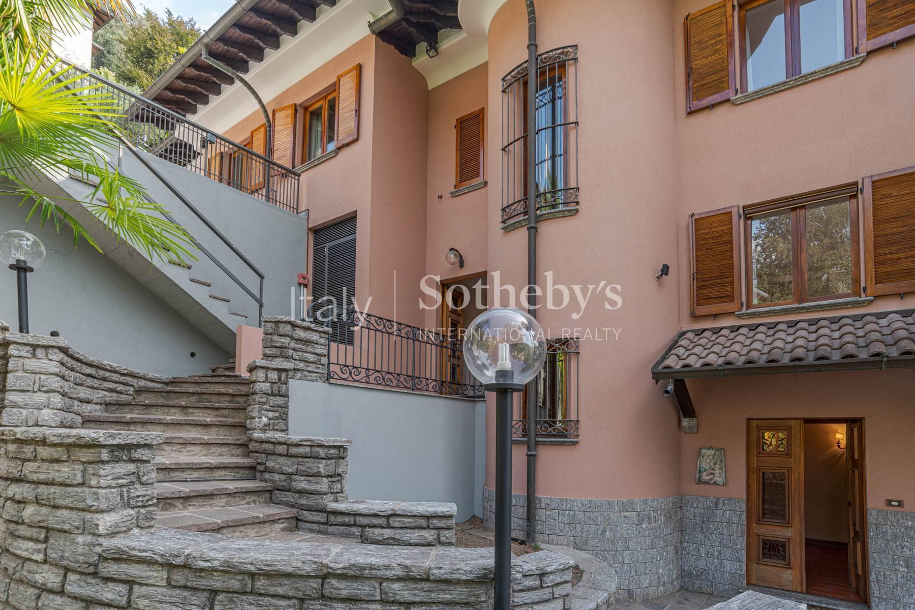 Elegant villa from the 80's with wonderful views of the lake and the city of Como - 6