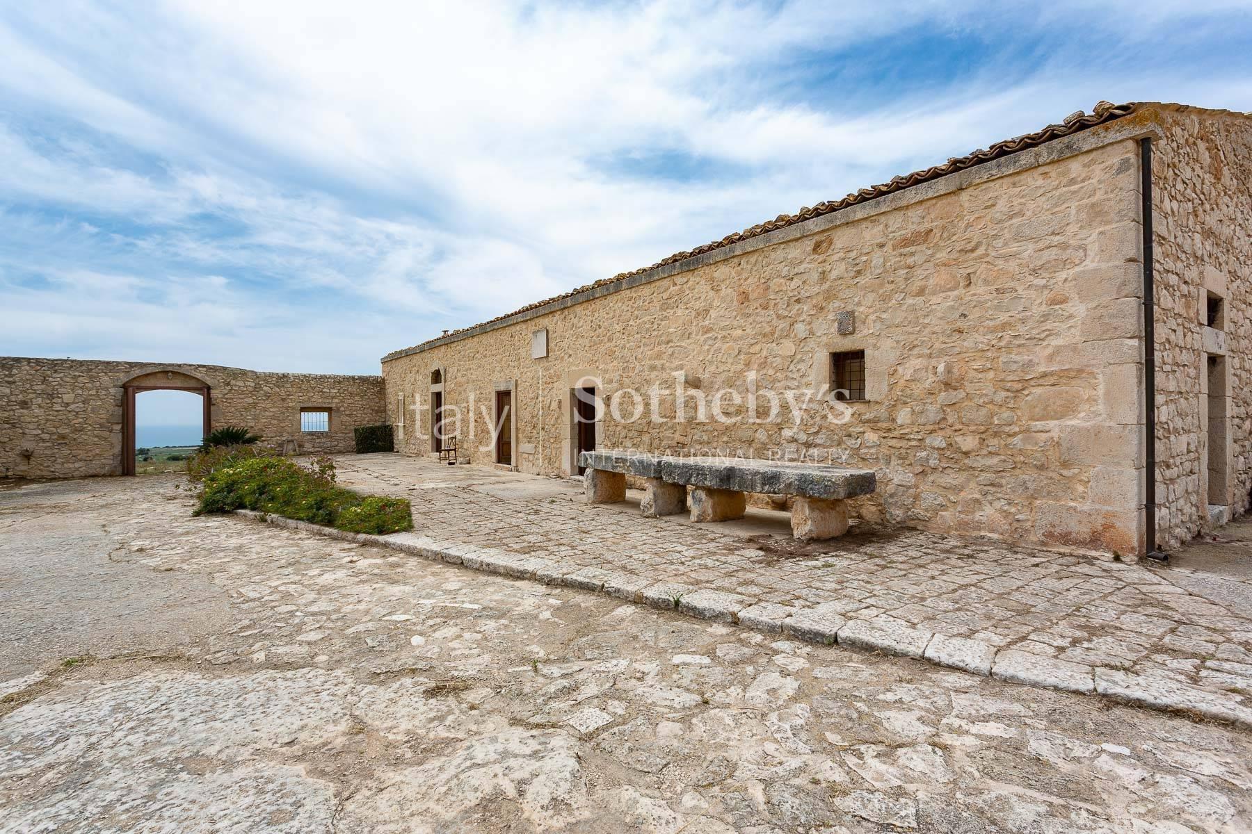 Renovated ancient hamlet with a sea view of the Iblei hills - 33