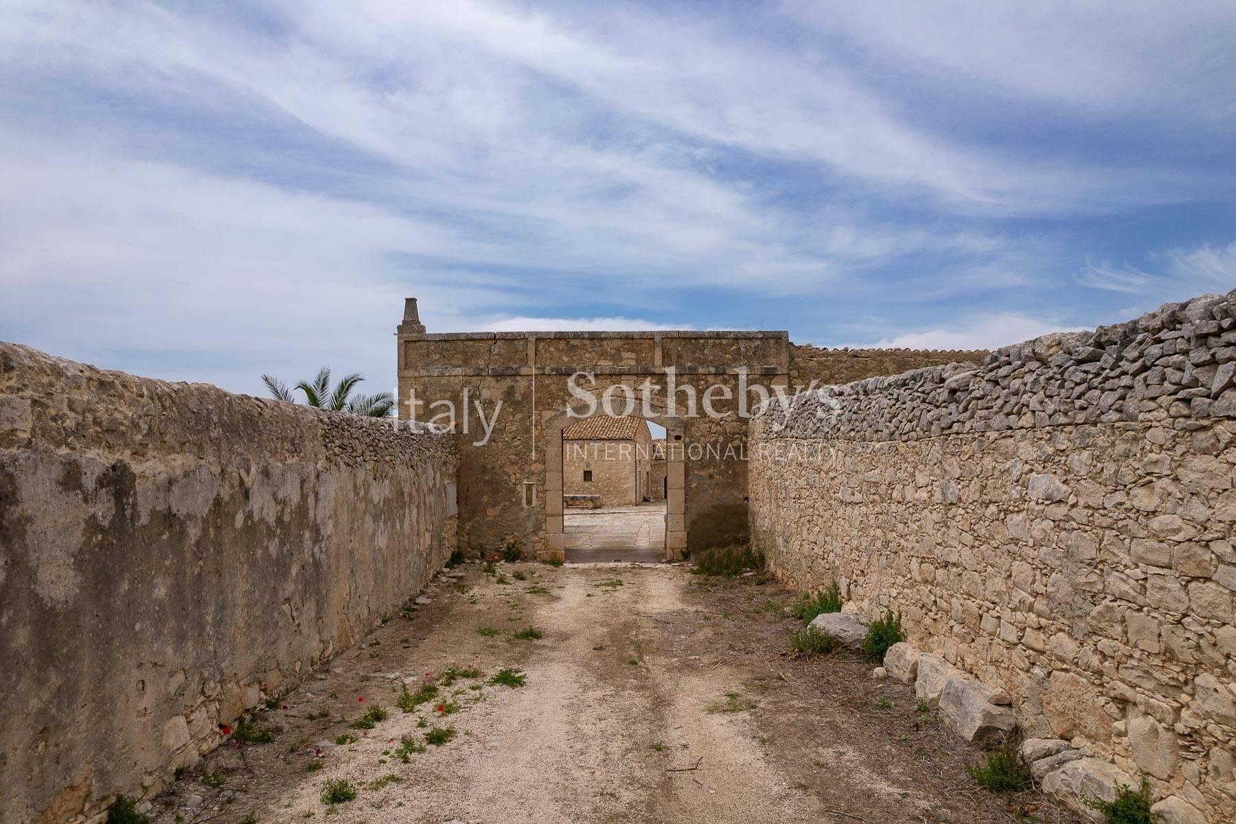 Renovated ancient hamlet with a sea view of the Iblei hills - 42