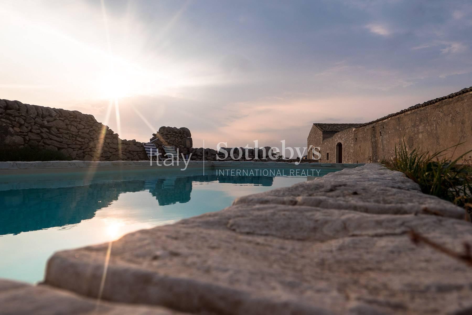 Renovated ancient hamlet with a sea view of the Iblei hills - 5