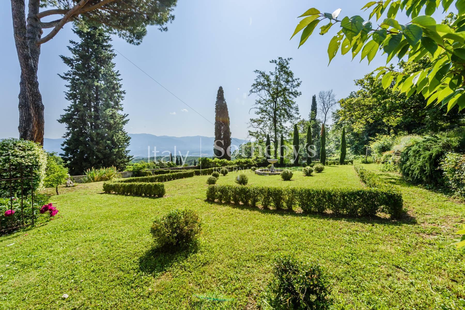 Panoramica villa rinascimentale con giardino all' italiana - 4