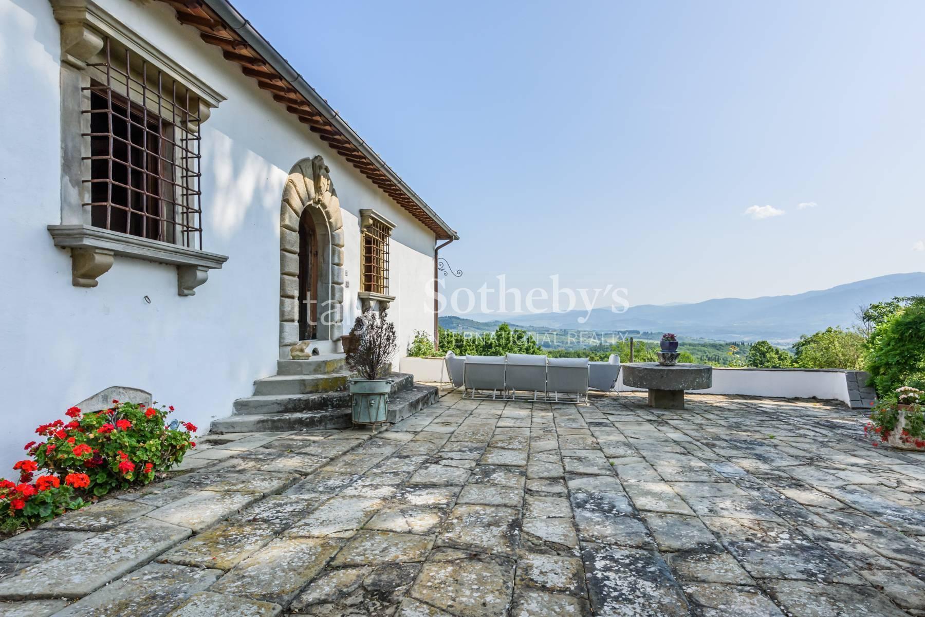 Villa Renaissance avec jardin à l'italienne et vue panoramique - 5