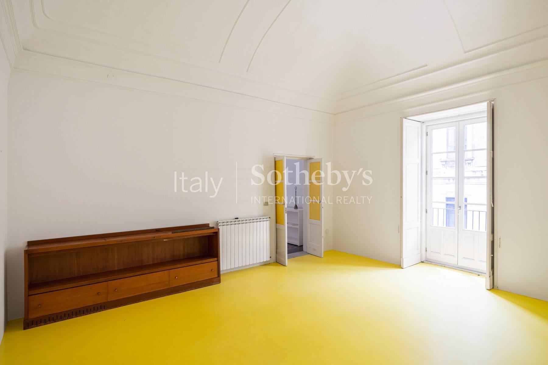 Renovated apartment in the historic center of Catania - 18