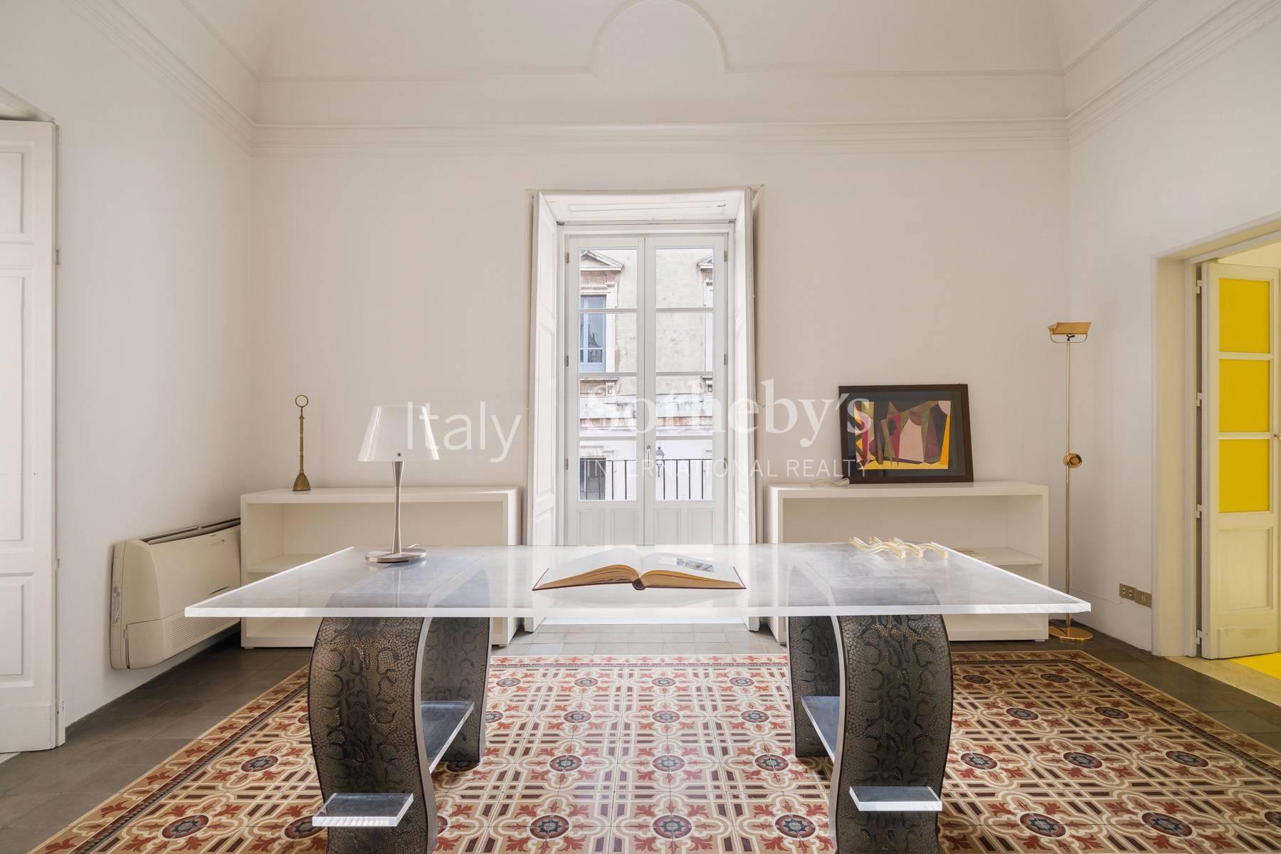 Renovated apartment in the historic center of Catania - 2