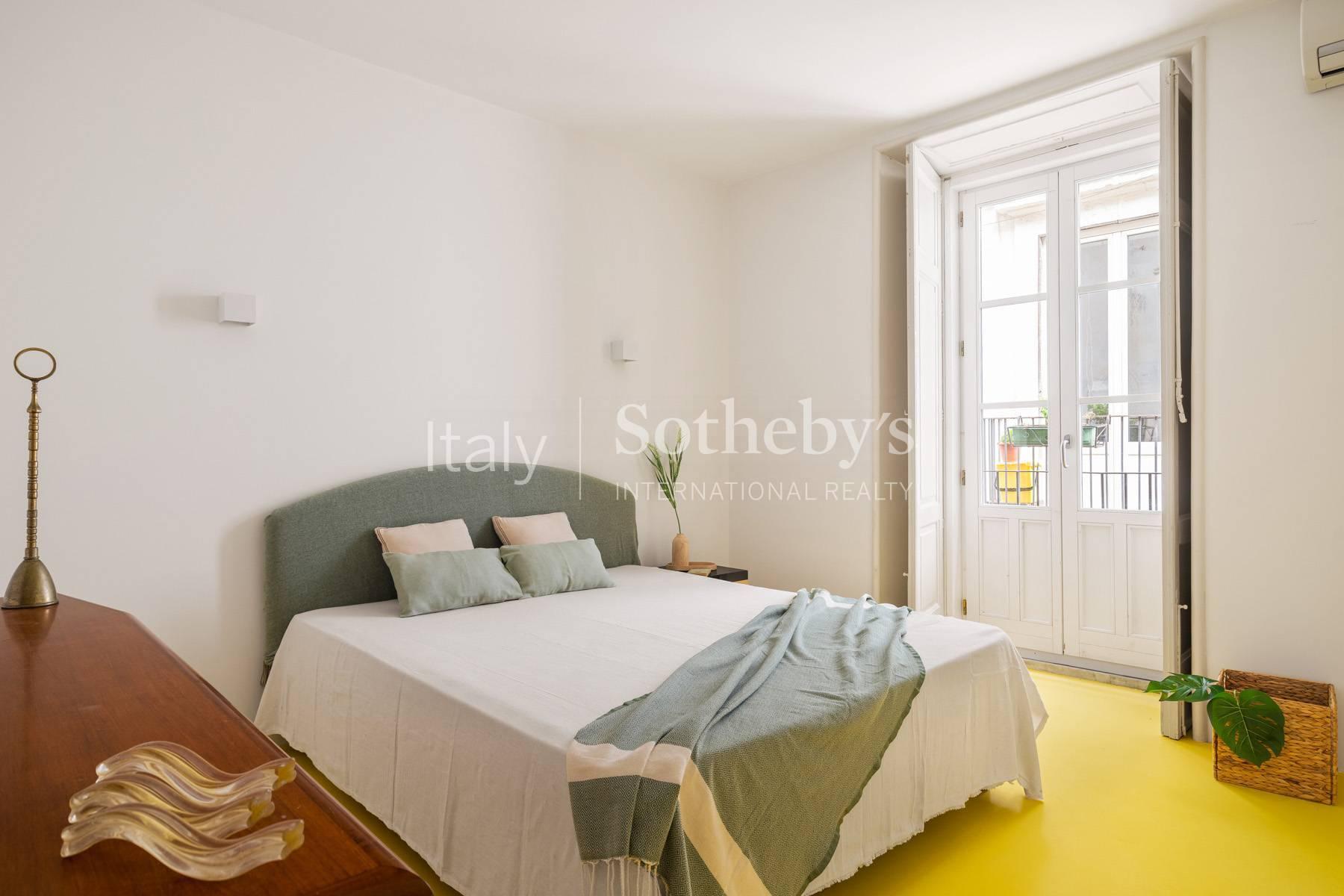 Renovated apartment in the historic center of Catania - 6