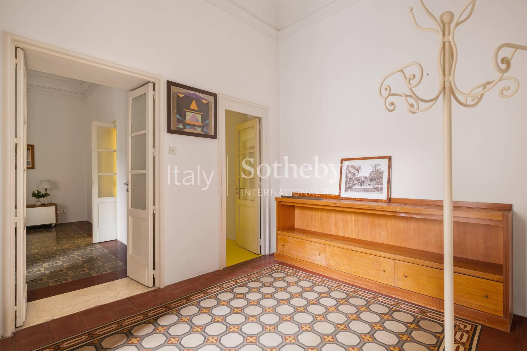 Renovated apartment in the historic center of Catania - 17