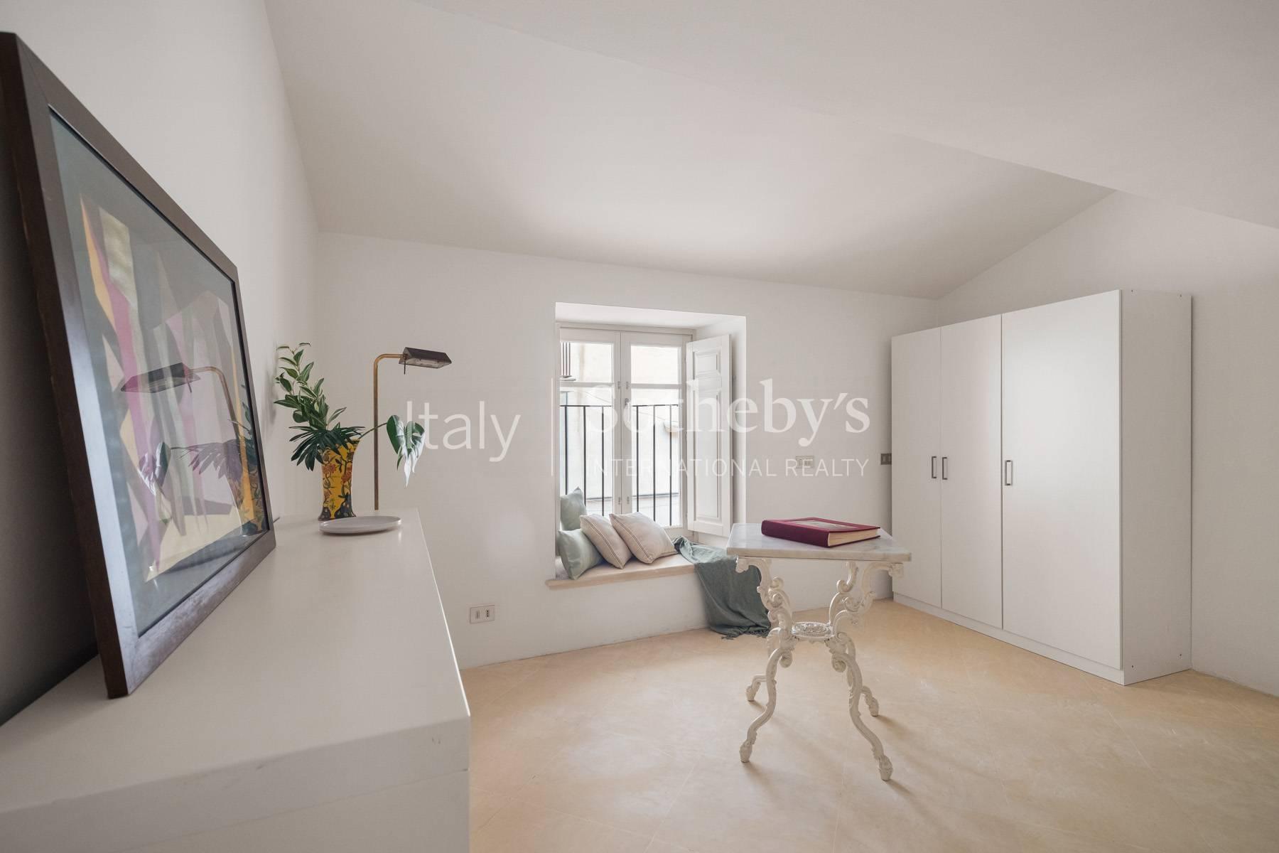 Renovated apartment in the historic center of Catania - 20