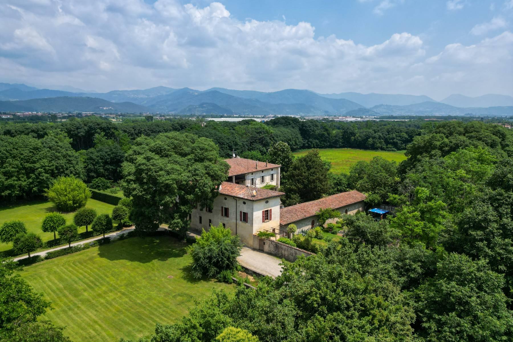 Gorgeous historic estate with private vineyard in Franciacorta - 30