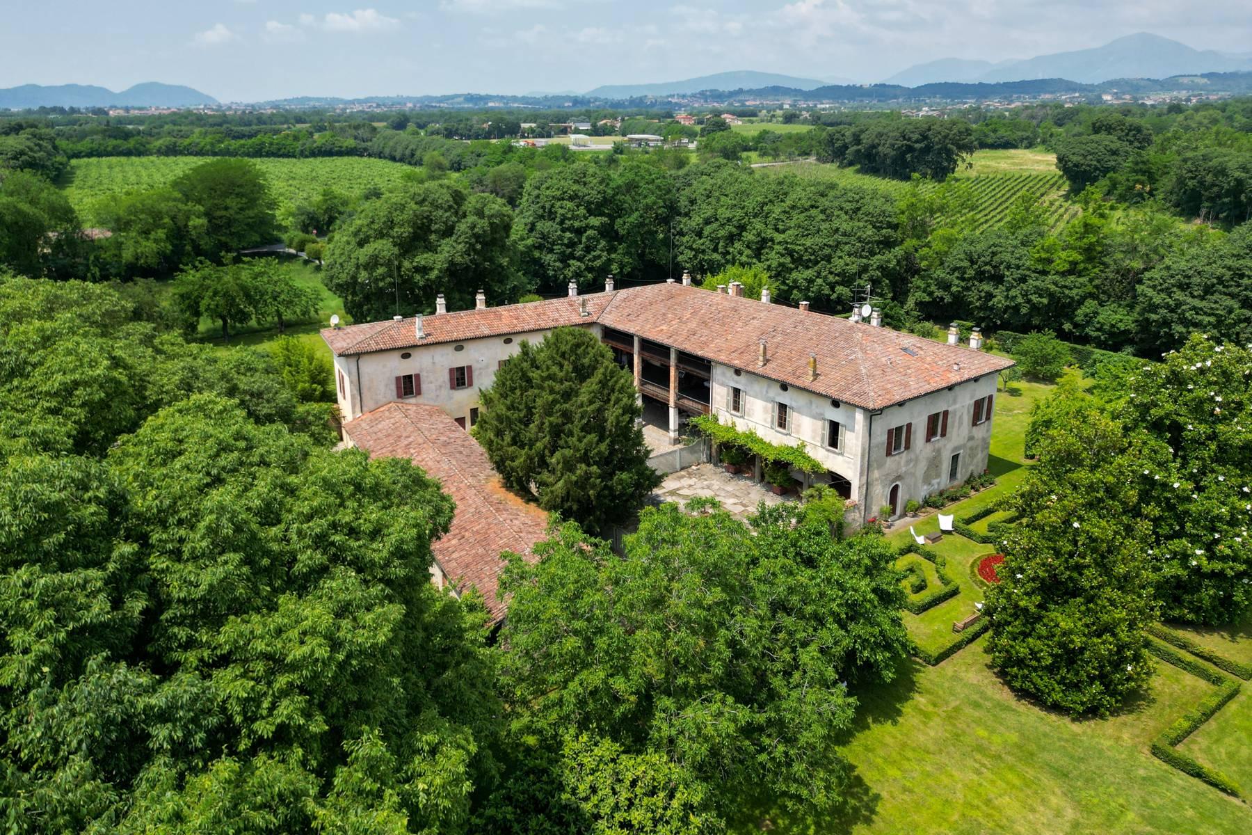 Splendida villa storica con vigneto privato in Franciacorta - 2