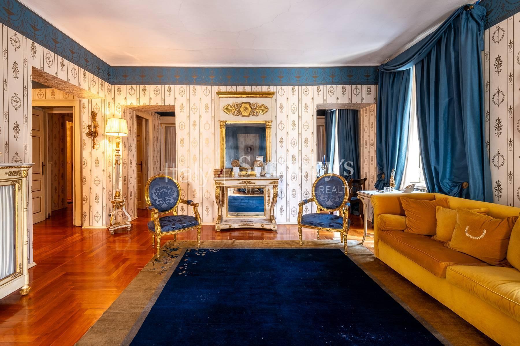 Elegant apartment in the historic center of Turin - 2