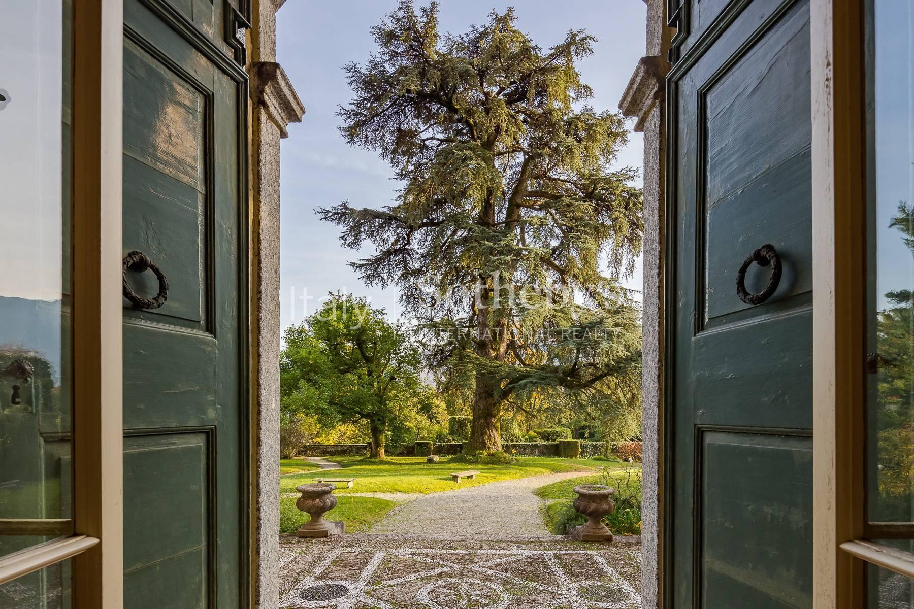 Tremezzina - Outstanding eighteenth-century villa surrounded by greenery - 10