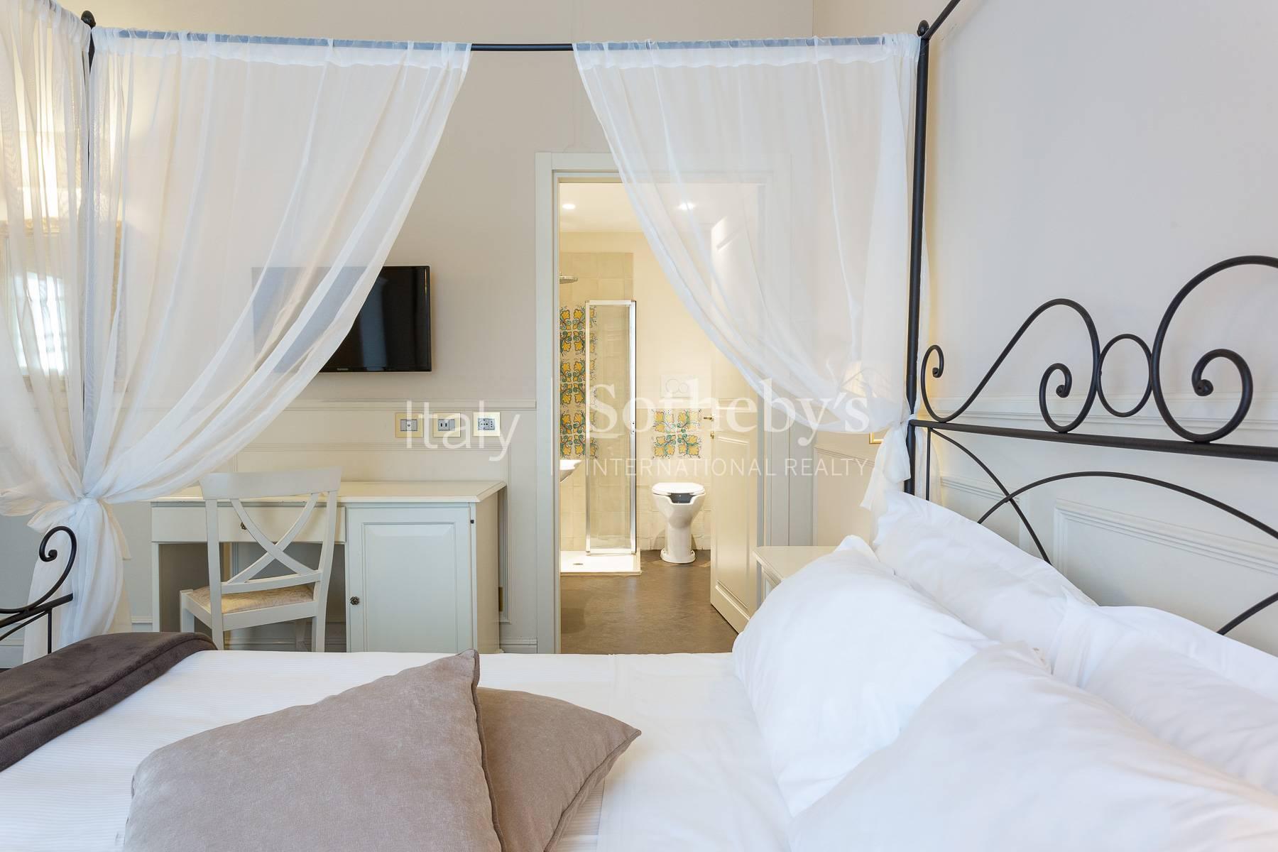 Elegant palace in the historic city center of Ragusa Ibla - 11