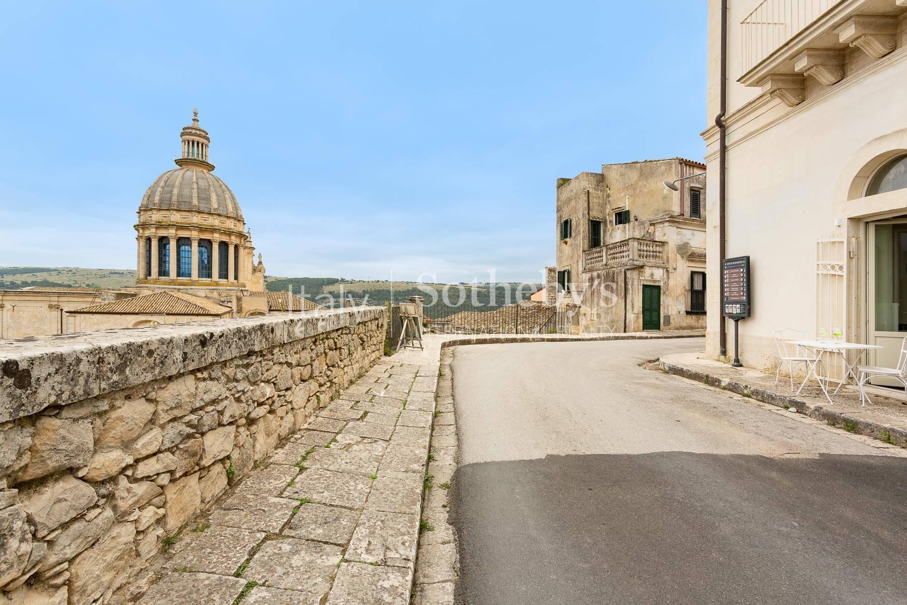 Elegant palace in the historic city center of Ragusa Ibla - 21