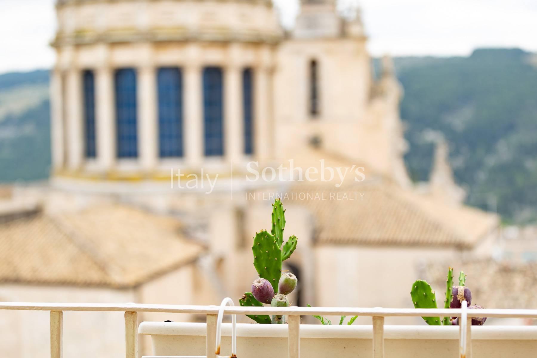 Elegant palace in the historic city center of Ragusa Ibla - 12