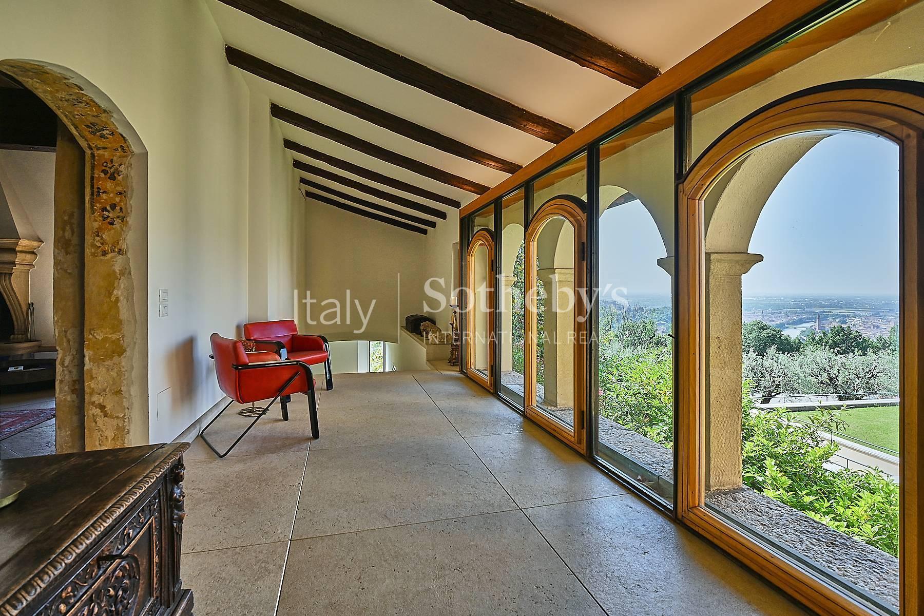 15th century frescoed villa with magnificent panoramic view over the city - 4