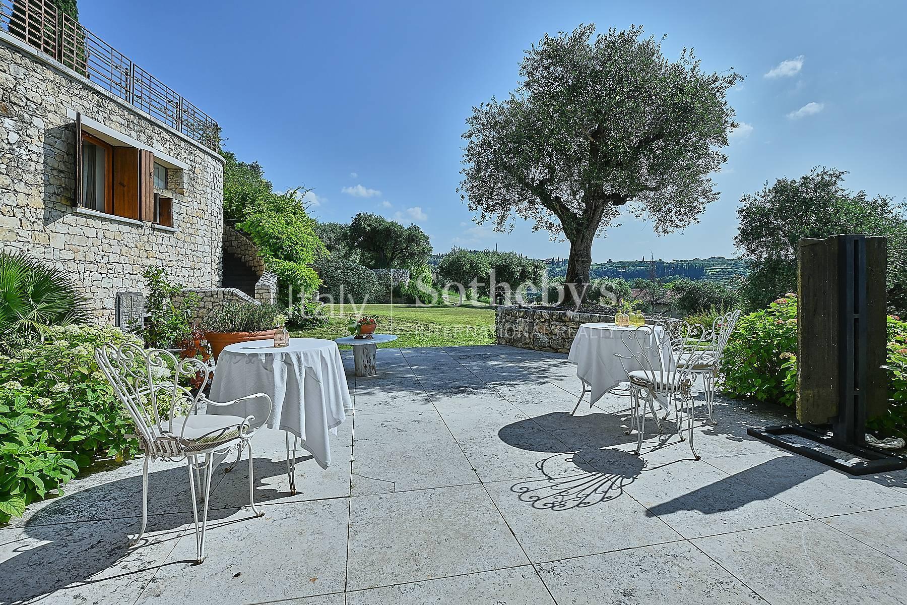 15th century frescoed villa with magnificent panoramic view over the city - 17