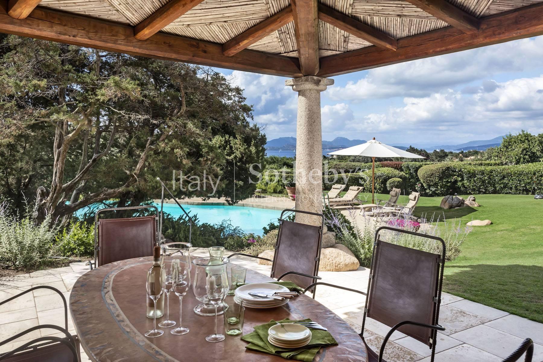 Unique property with stunning views in absolute prime location of Romazzino - 3