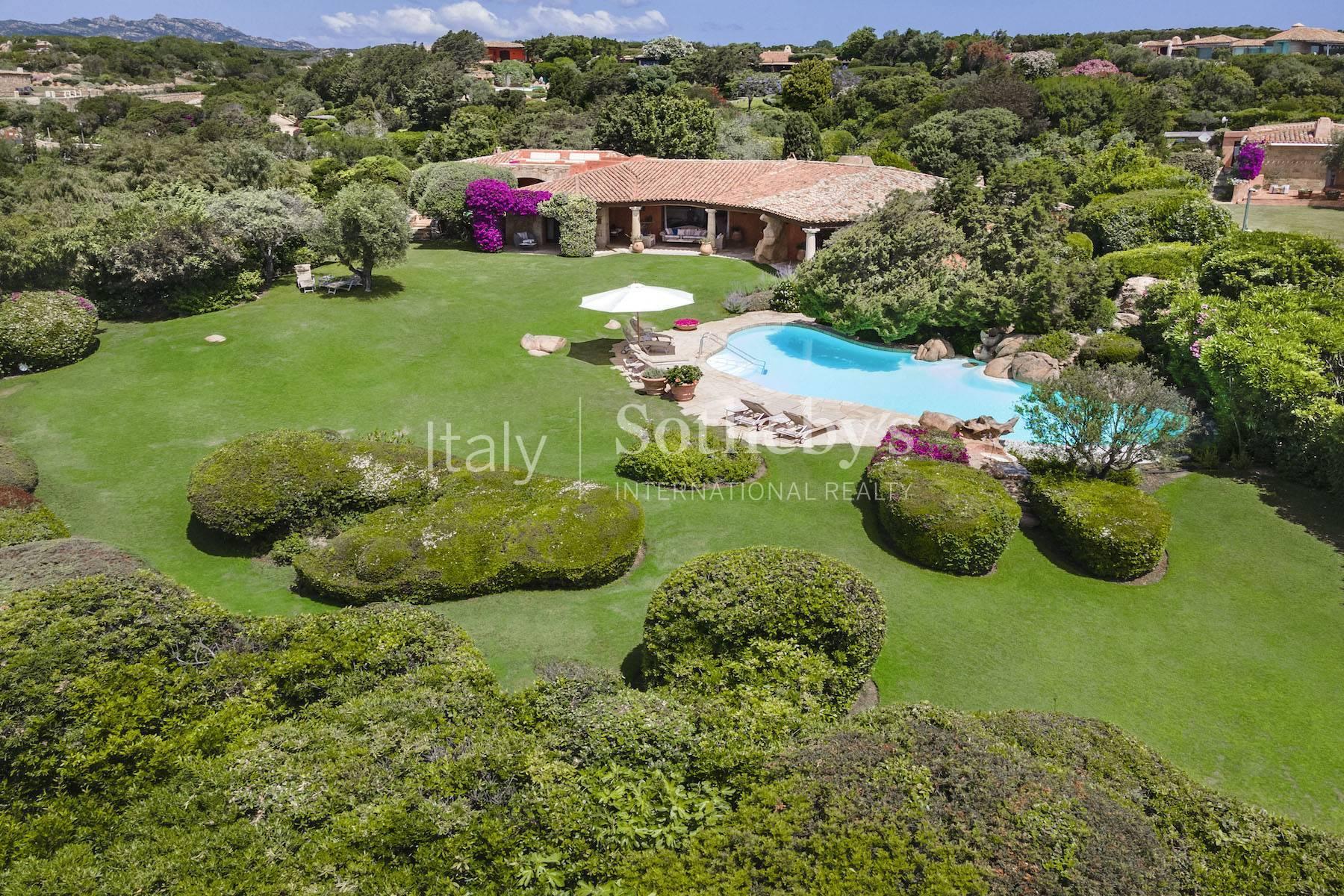 Unique property with stunning views in absolute prime location of Romazzino - 25