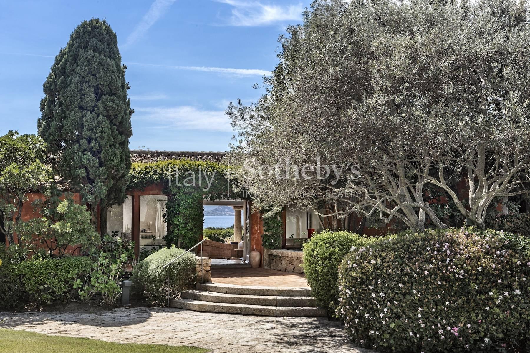 Unique property with stunning views in absolute prime location of Romazzino - 24