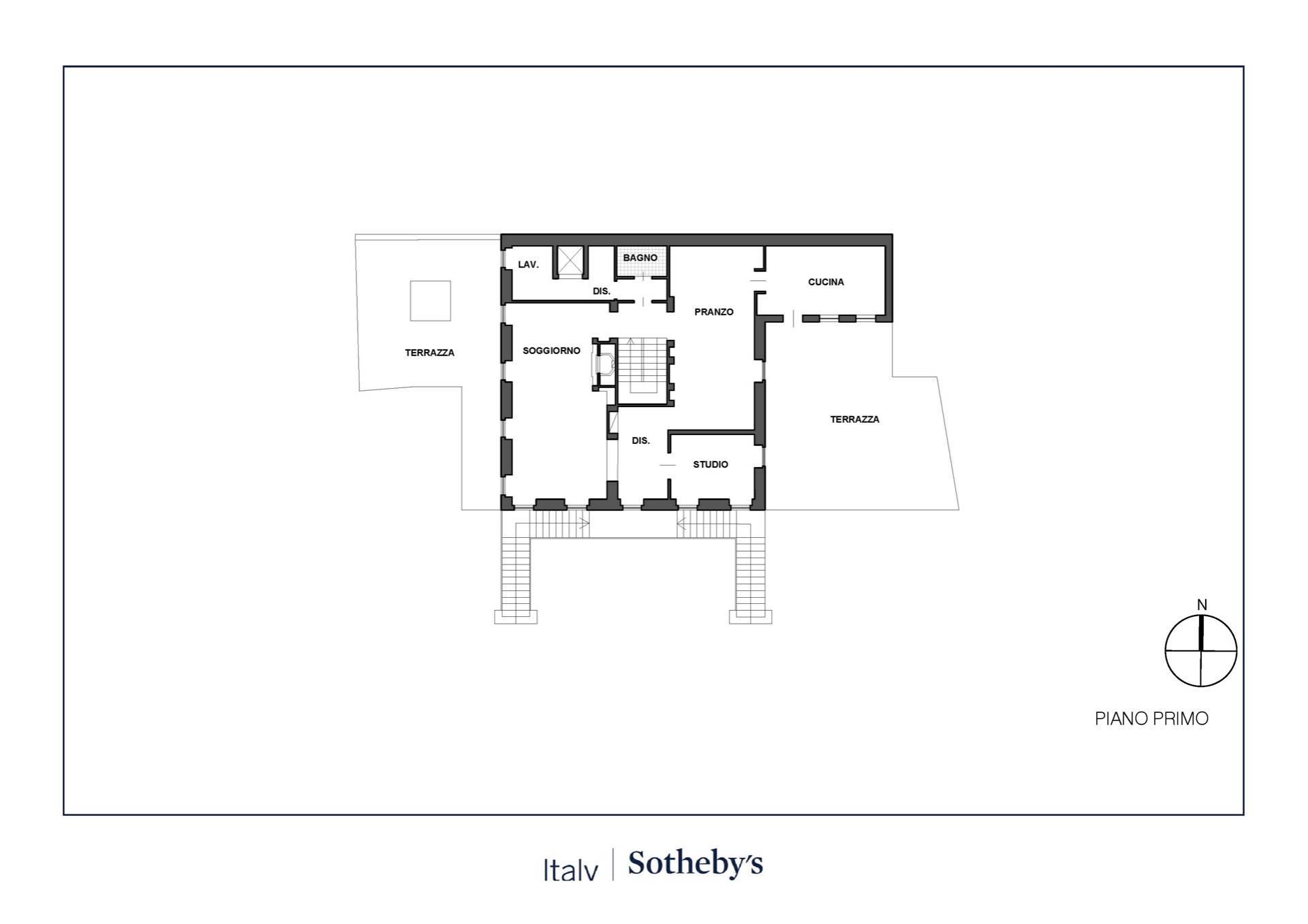 Elegant penthouse in Villa with large terraces a few steps from the