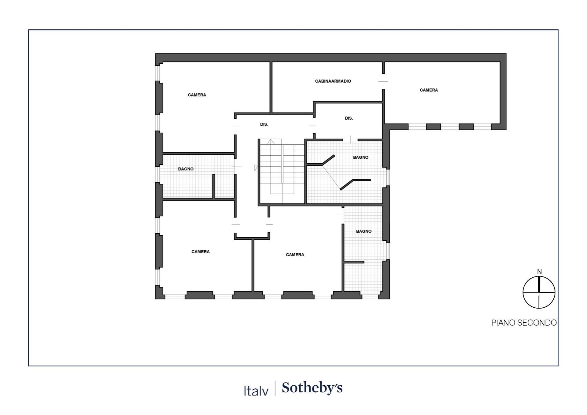 Elegant penthouse in Villa with large terraces a few steps from the