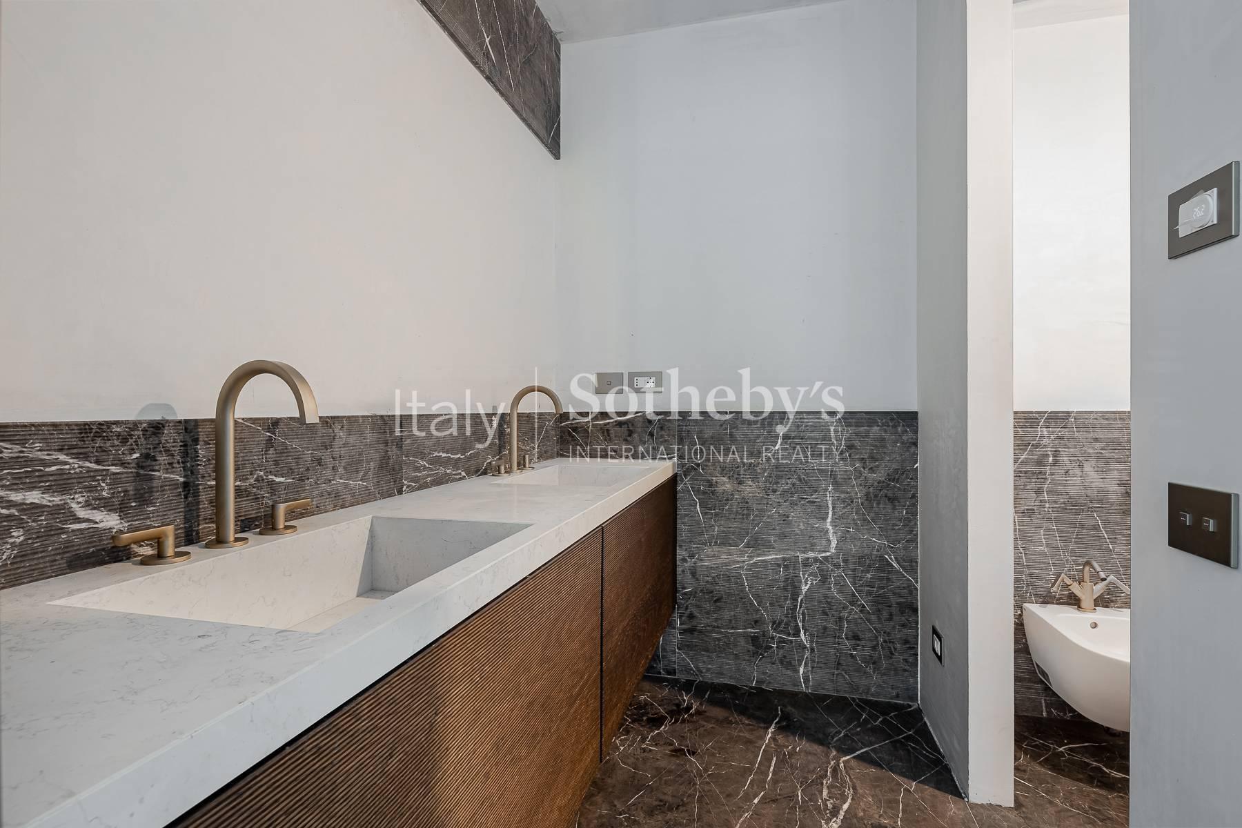 Bespoke newly renovated apartment in Via della Spiga - 5
