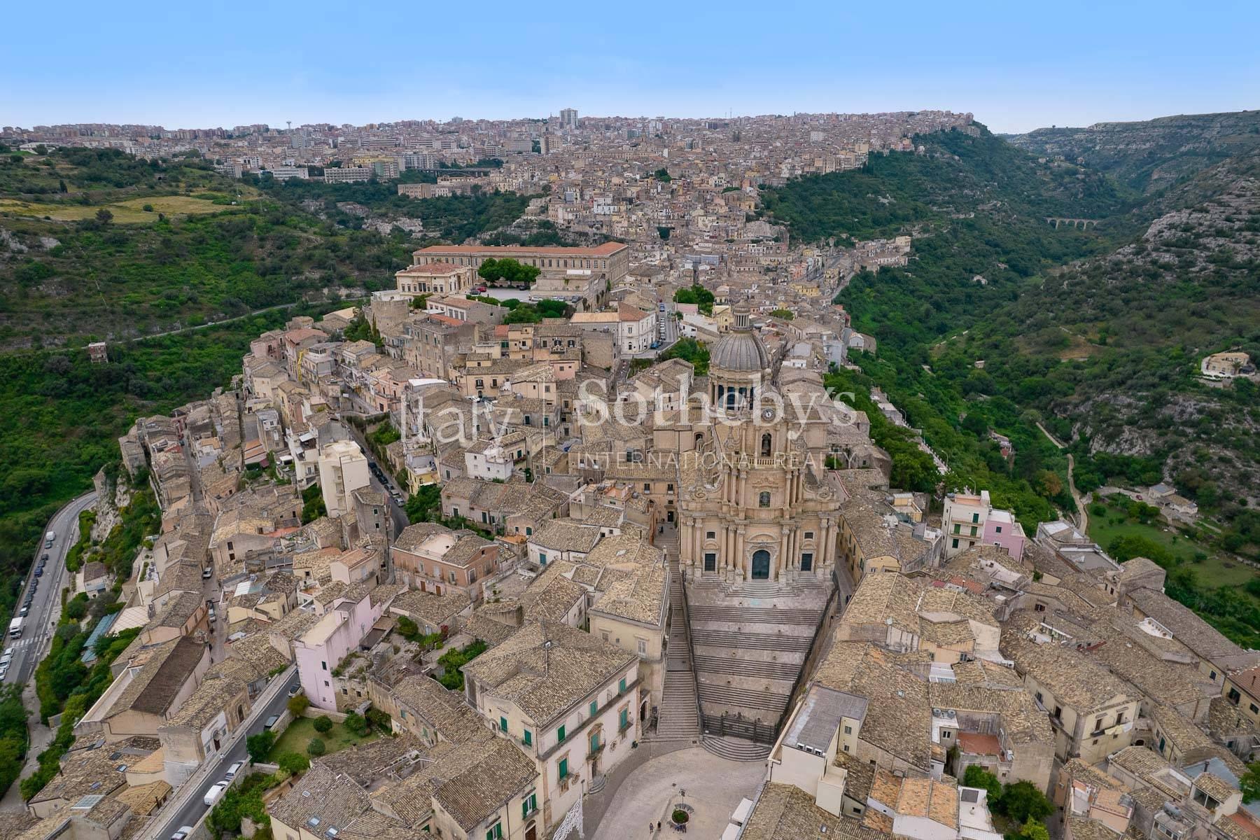 Elegant palace in the historic city center of Ragusa Ibla - 22